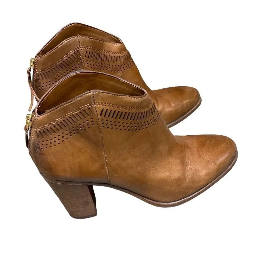 Vince Camuto Fetter Tan Leather Bootie Size 11